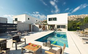 Villa Aurora